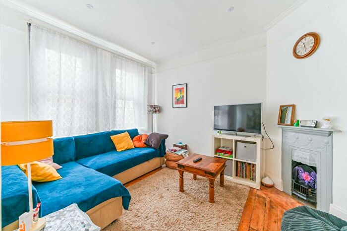 2 Bedroom End Of Terrace House To Rent In Cowper Avenue, Sutton, SM1