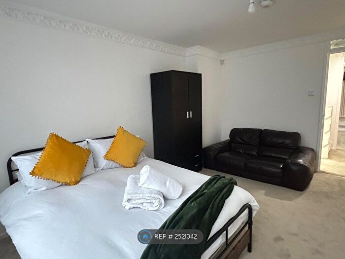 4 Bedroom Terraced House To Rent In Yarmouth Crescent, London, N17