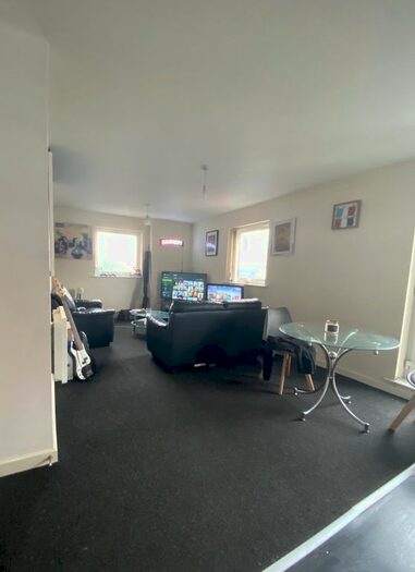 3 Bedroom Flat To Rent In Delta Point, Blackfriars Road, Salford, M3