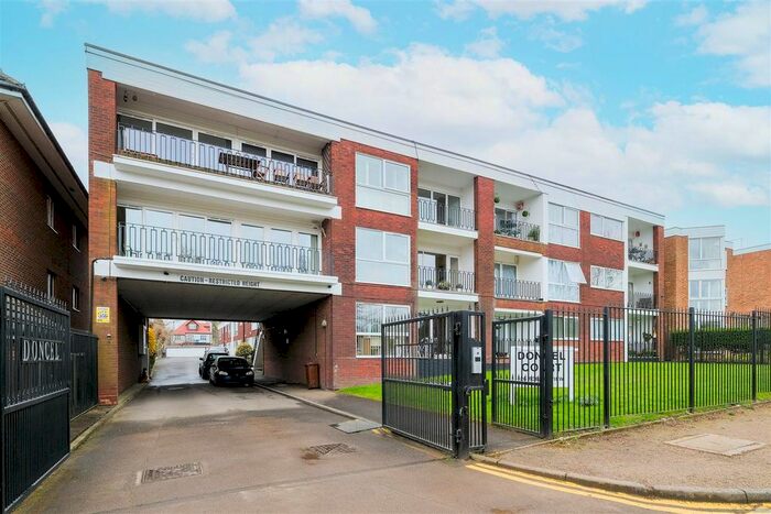 2 Bedroom Flat To Rent In Forest View, London, E4