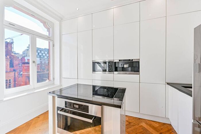 2 Bedroom Flat To Rent In South Audley Street, Mayfair, London, W1K