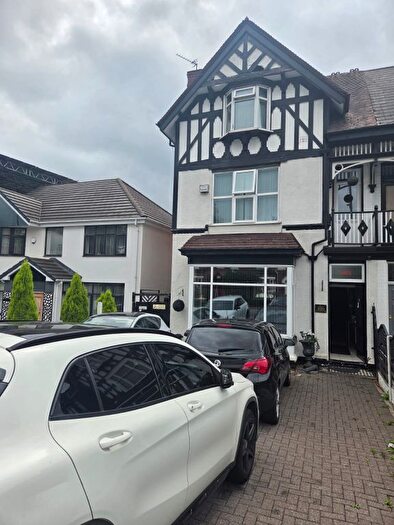 5 Bedroom Semi-detached House To Rent In Birmingham Road, Walsall, WS1