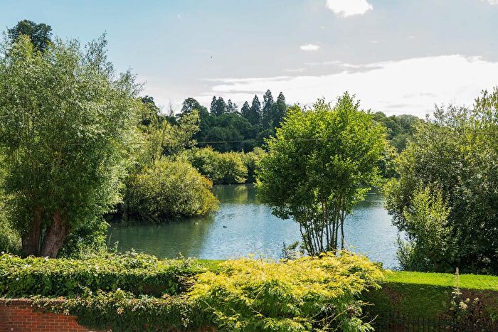 2 Bedroom Apartment For Sale In Waterside Court, Alton, Hampshire, GU34