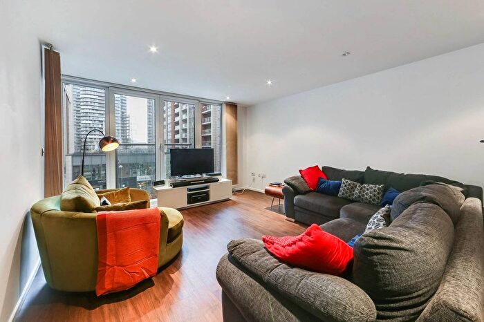 2 Bedroom Flat To Rent In Western Gateway, Royal Docks, London, E16