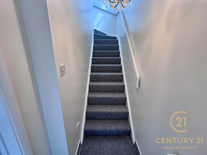 2 Bedroom End Of Terrace House To Rent In Wilstone Close, UB4