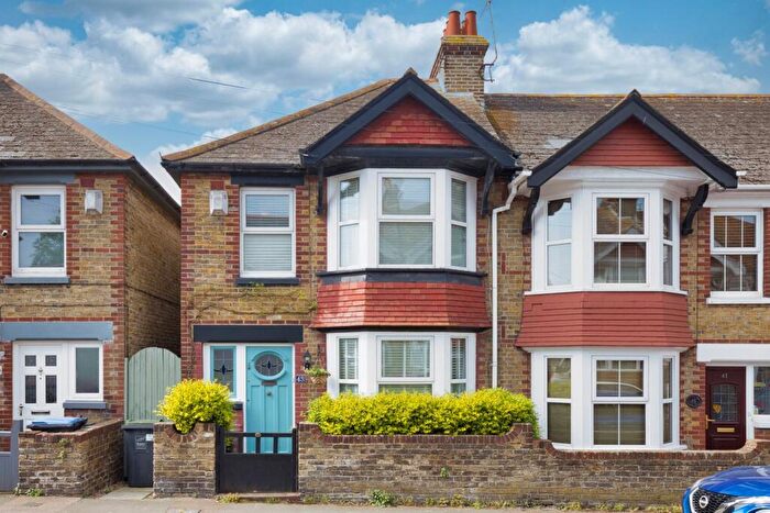 3 Bedroom End Of Terrace House For Sale In Muir Road, Ramsgate, Kent, CT11