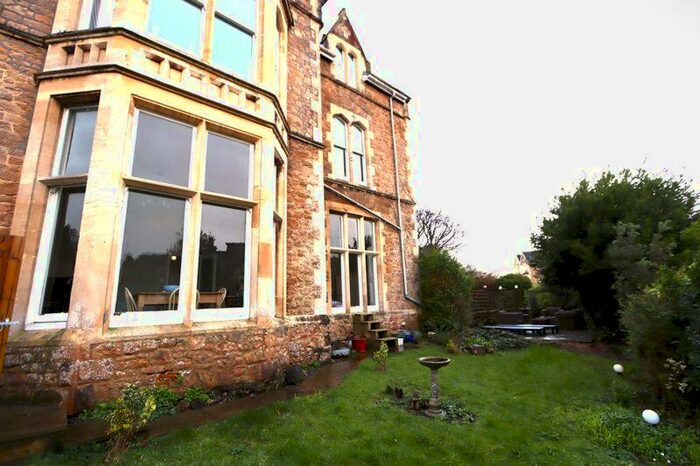 2 Bedroom Flat To Rent In Cambridge Road, Clevedon, BS21