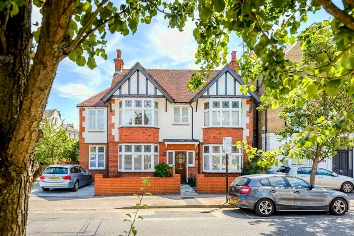 4 Bedroom Detached House To Rent In Alma Road, Windsor, Berkshire, SL4