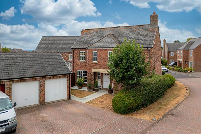 4 Bedroom Detached House For Sale In Lacock Gardens, Hilperton, BA14