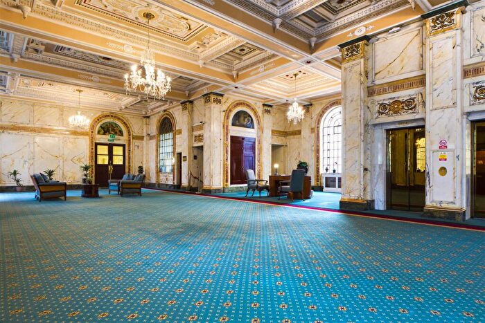 2 Bedroom Apartment For Sale In Imperial Apartments, South Western House, Southampton, SO14