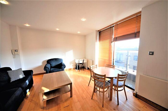 2 Bedroom Apartment To Rent In New Wharf Road, Islington, London, N1
