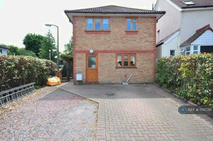 3 Bedroom Detached House To Rent In Gander Green Lane, Sutton, SM1