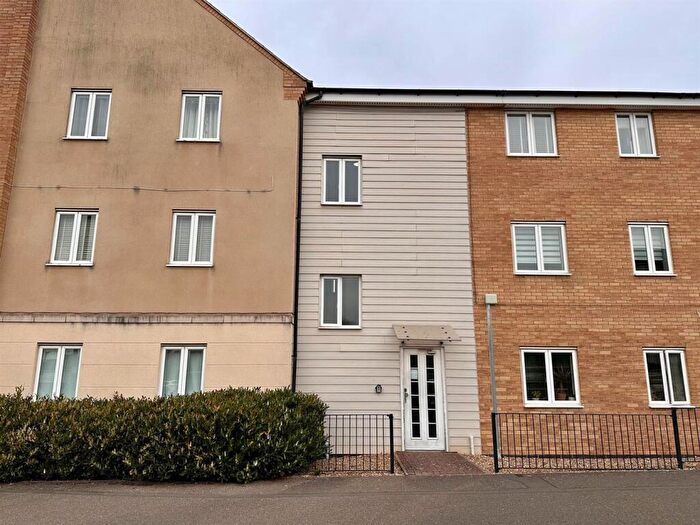2 Bedroom Flat To Rent In Clayburn Road, Hampton Centre, Peterborough, PE7