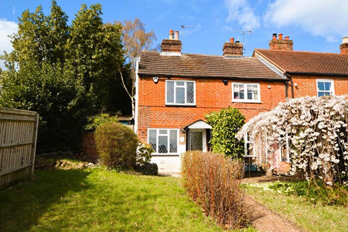 2 Bedroom Cottage To Rent In London Road, Bagshot, GU19