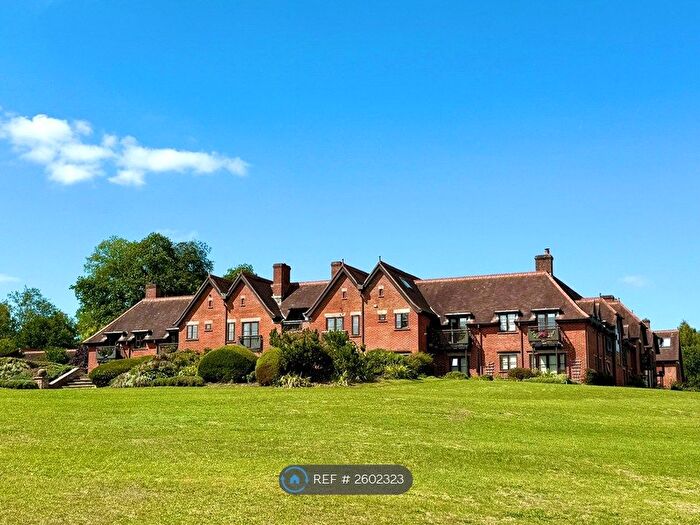 2 Bedroom Maisonette To Rent In Clock House, Godalming, GU8