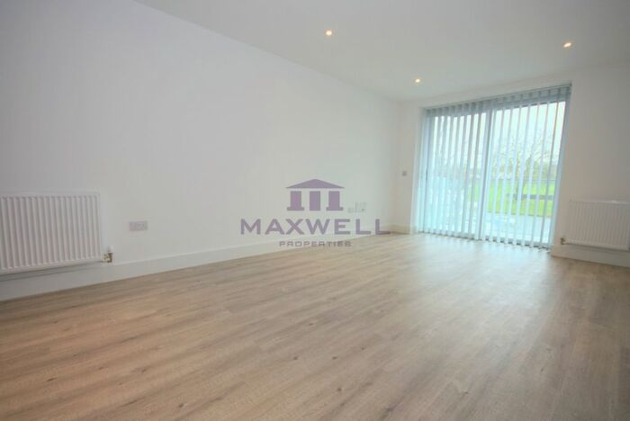 2 Bedroom Flat To Rent In Sapphire House, Homefield Rise, Orpington, Kent, BR6