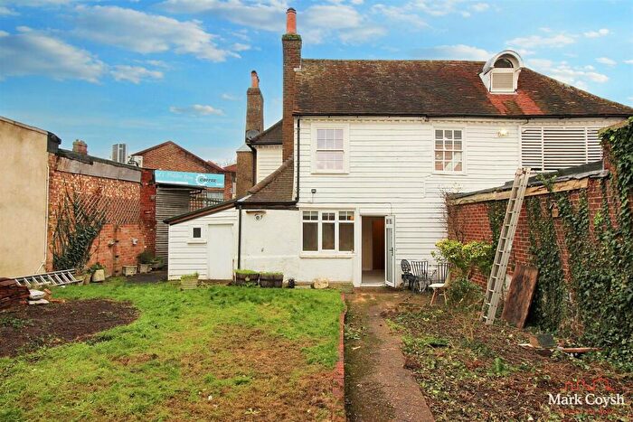 3 Bedroom Town House To Rent In The Street, Ashtead, KT21
