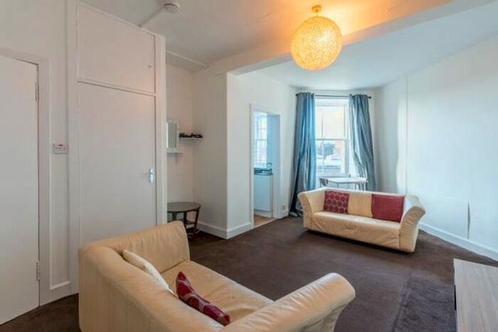 1 Bedroom Flat To Rent In Buccleuch Street, Edinburgh, EH8
