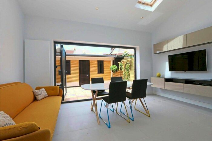 1 Bedroom Flat To Rent In Streatham Vale, Streatham Vale, London, SW16