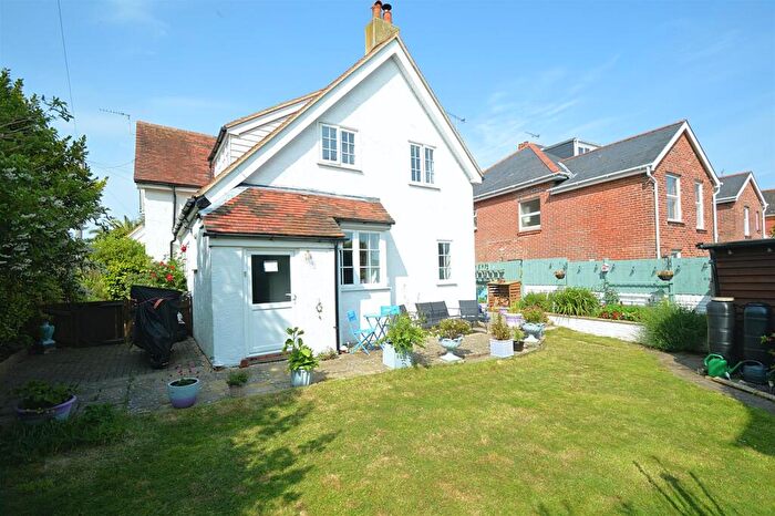 4 Bedroom Detached House For Sale In Short Walk To Beach * Sandown, PO36