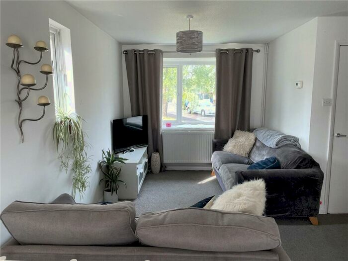 3 Bedroom House To Rent In St Annes Close, Winchester, Hampshire, SO22