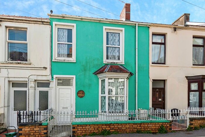 3 Bedroom Terraced House For Sale In The Avenue, Carmarthen, Carmarthenshire, SA31