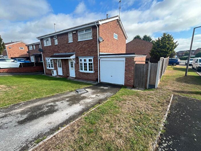 3 Bedroom Semi-Detached House For Sale In Glamis Close, Stretton, DE13