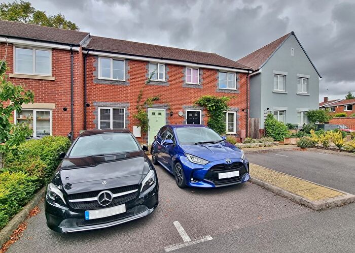 3 Bedroom Terraced House For Sale In Oaklands Avenue, Rowlands Castle, PO9