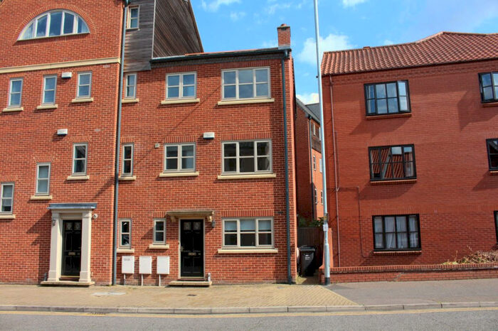 4 Bedroom Semi-Detached House To Rent In Fishergate, Norwich, Norfolk, NR3