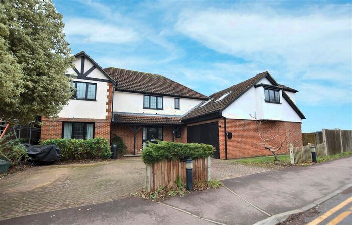 4 Bedroom Detached House For Sale In St. Nicholas Road, Thames Ditton, KT7