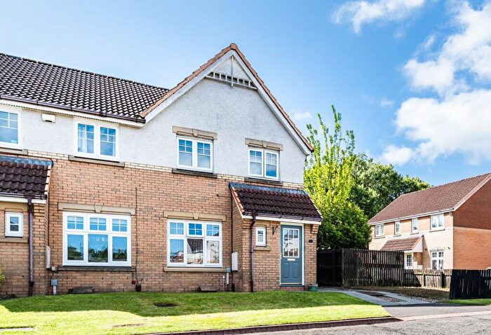 3 Bedroom Semi-Detached House For Sale In Woodville Court, Broxburn, EH52