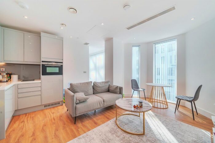 1 Bedroom Flat To Rent In Westgate House, Hanger Lane, London, W5