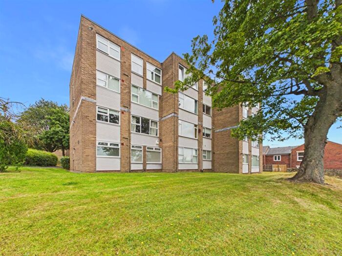 2 Bedroom Flat For Sale In Pimlico Court, Gateshead, NE9