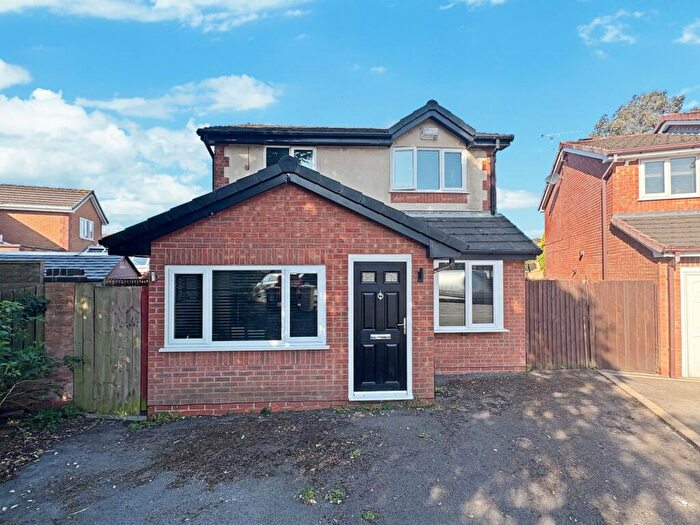 3 Bedroom Detached House For Sale In Sandalwood, Westhoughton, BL5