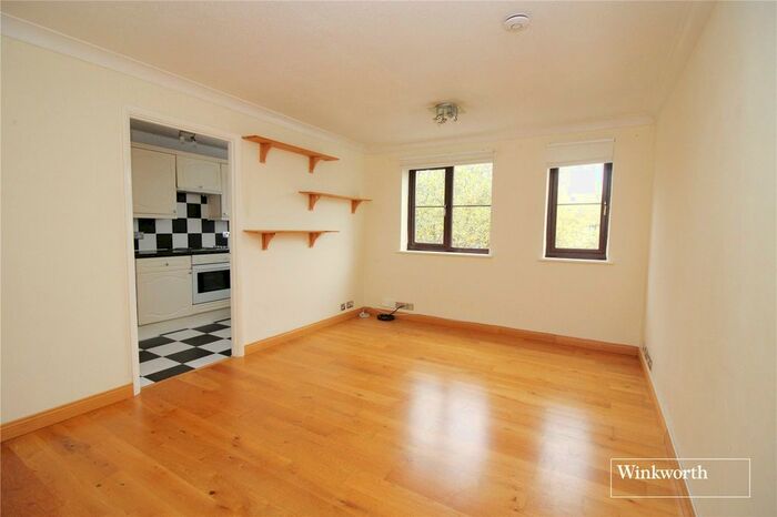 1 Bedroom Flat To Rent In Banks Road, Borehamwood, Hertfordshire, WD6