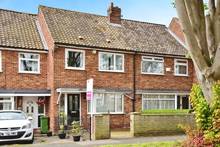 3 Bedroom Terraced House For Sale In Hazelbarrow Drive, Willerby, Hull, HU10