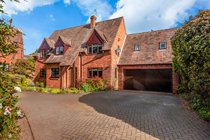 4 Bedroom Detached House For Sale In Church Lane, Stoneleigh Warwickshire, CV8