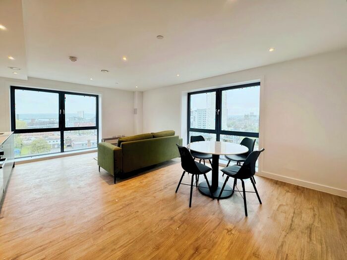 2 Bedroom Flat To Rent In Phoenix, Saxton Lane, Leeds, LS9