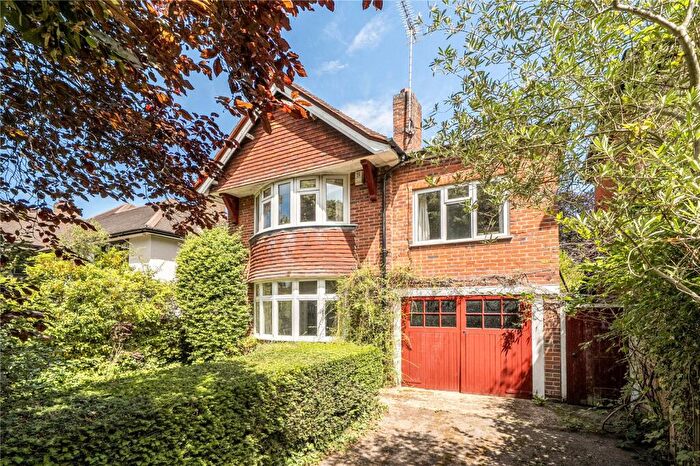 3 Bedroom Detached House For Sale In Northcourt Avenue, Reading, RG2