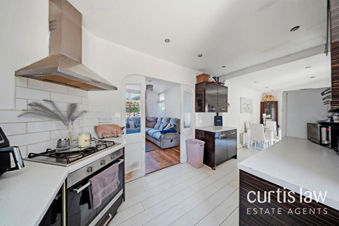 4 Bedroom End Of Terrace House For Sale In Marsden Street, Blackburn, BB2