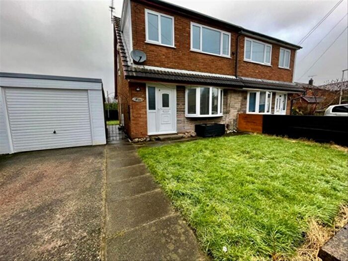 3 Bedroom Semi-Detached House To Rent In Glendale Grove, Preston, PR2