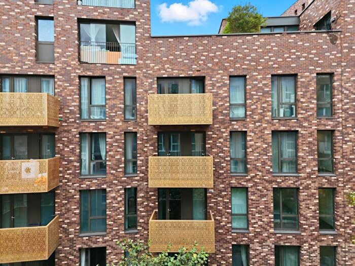 2 Bedroom Flat For Sale In London, E3