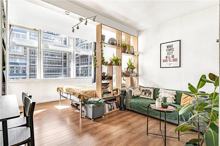 Studio To Rent In Newington Causeway, London, SE1