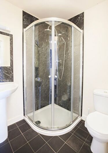 1 Bedroom Flat To Rent In Cross Lane, Huddersfield, HD4