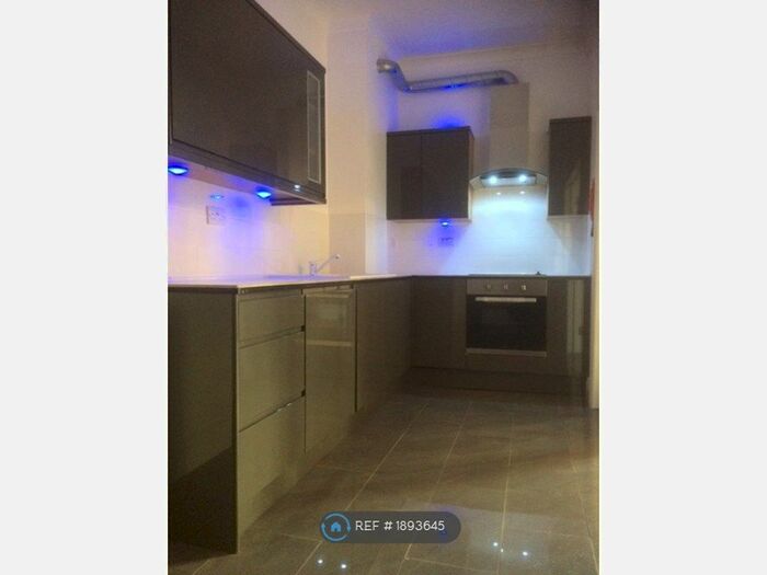 2 Bedroom Flat To Rent In Compton Street, Eastbourne, BN21