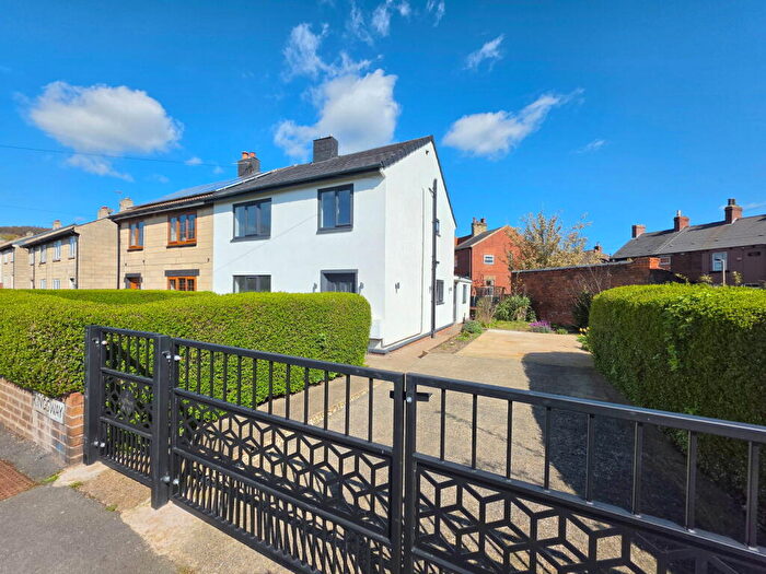 4 Bedroom Semi Detached House For Sale In Kingsway, Mapplewell, Barnsley, S75