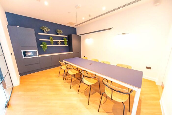 2 Bedroom Flat To Rent In No. Old Trafford, Wharf End, Trafford Park, Manchester, M17