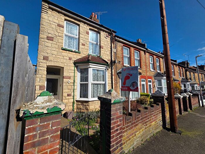 2 Bedroom End Of Terrace House For Sale In Winstanley Crescent, Ramsgate, CT11