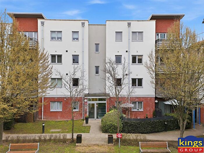 2 Bedroom Flat For Sale In Hawker Place, London, E17