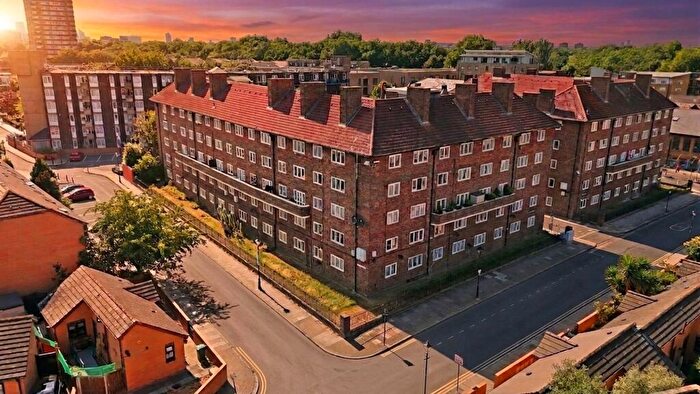 2 Bedroom Flat For Sale In Beale Road, London, E3